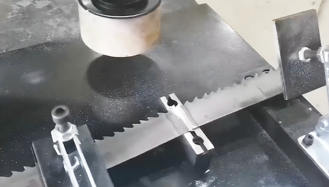 50 band saw blade welding machine.png